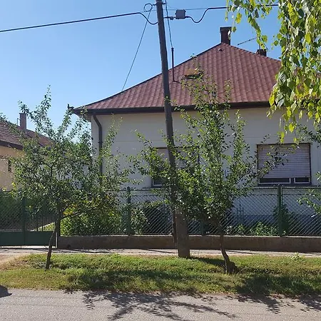 Kossuth Vendeghaz Gasthof Abádszalók