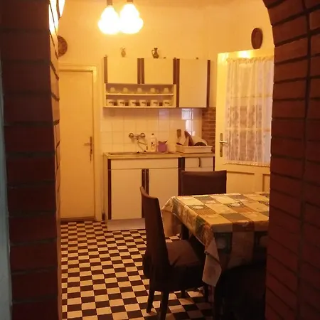 Kossuth Vendeghaz Gasthof *