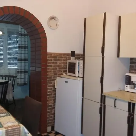 Kossuth Vendeghaz Abádszalók
