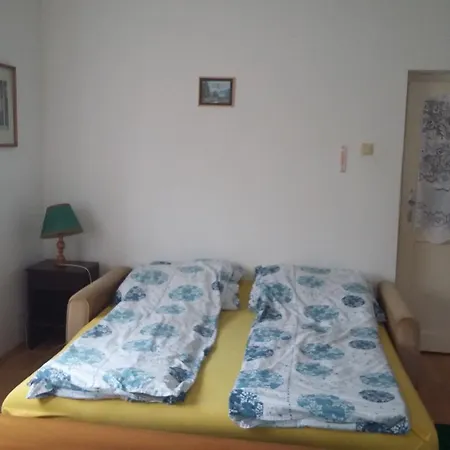 Kossuth Vendeghaz * Abádszalók